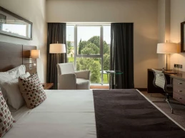 Lagoas Park Hotel - Photo 4