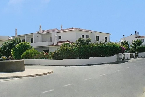 Cheerfulway Oura Village Garden Apartments