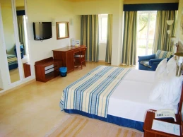 Baia Cristal Beach and Spa Resort - Photo 5